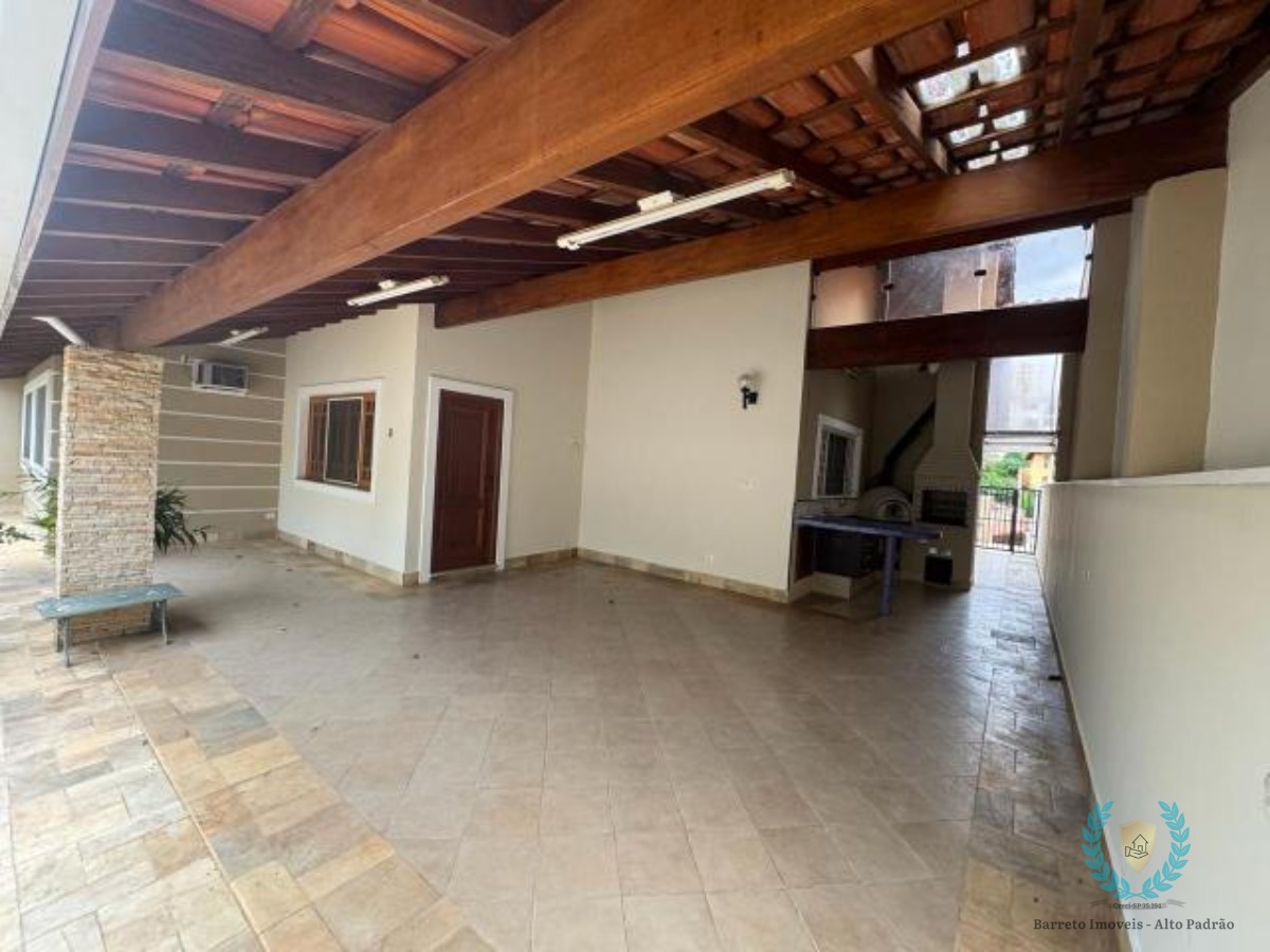Casa, 3 quartos, 231 m² - Foto 1