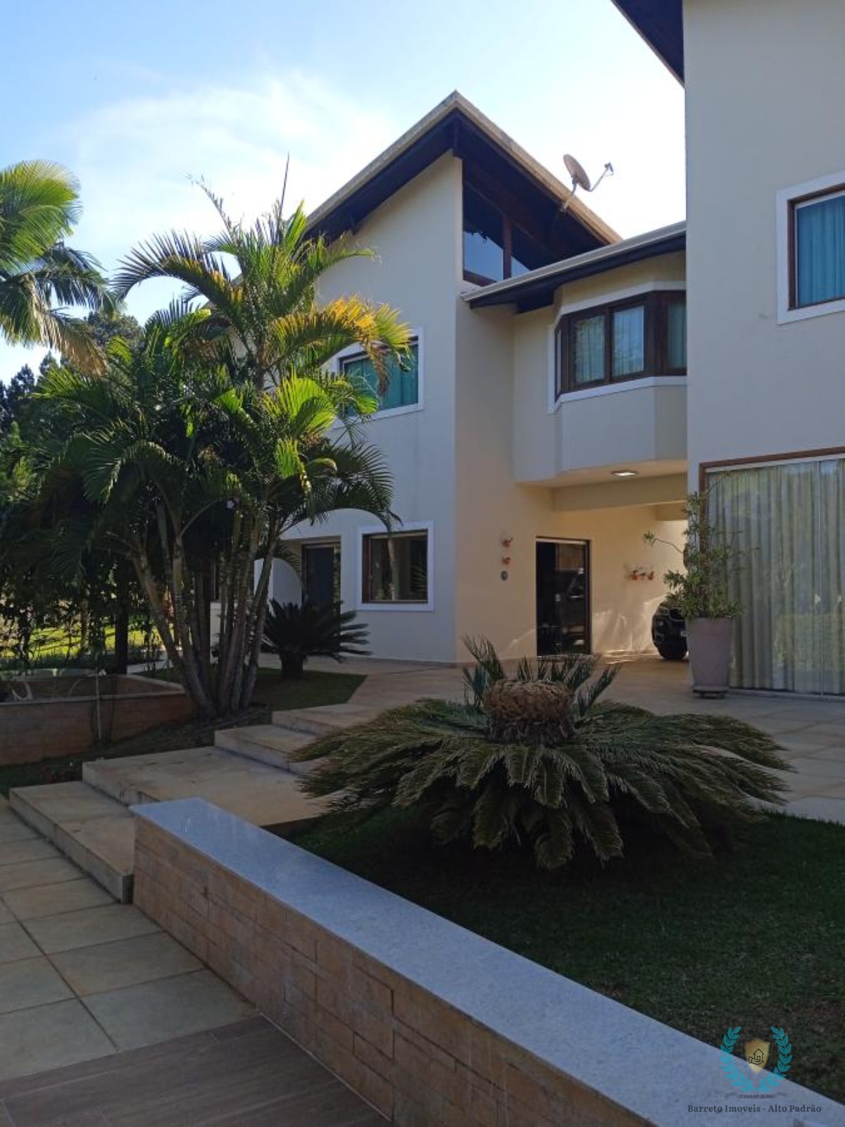 Casa de Condomínio à venda com 3 quartos, 450m² - Foto 1