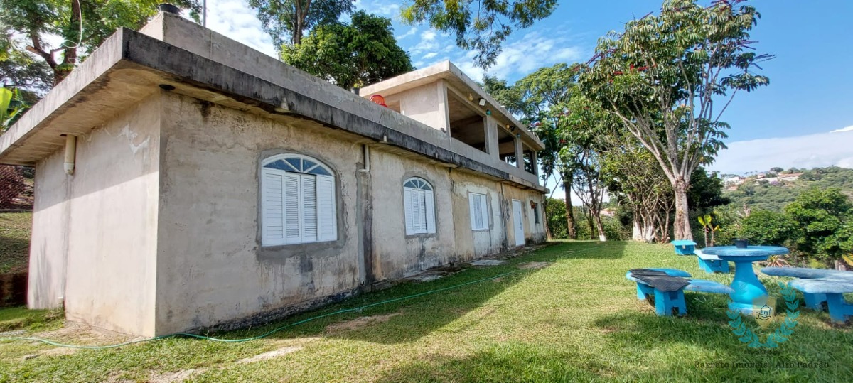 Casa de Condomínio à venda com 3 quartos, 250m² - Foto 1